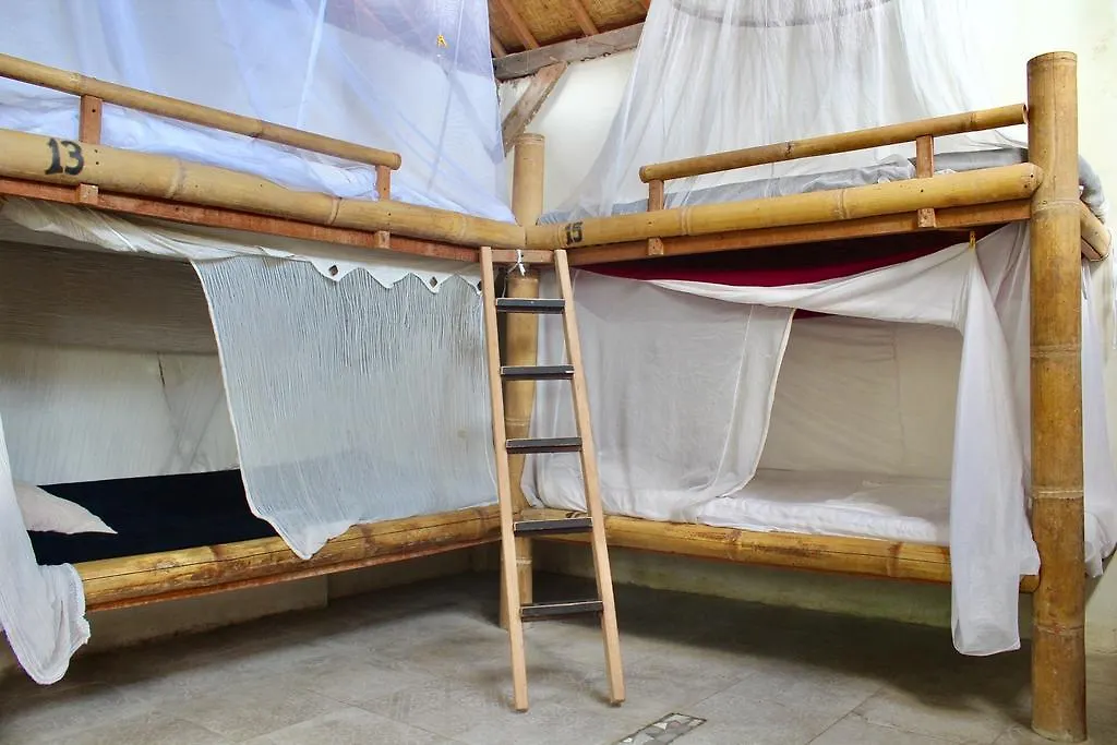 Farmer'S Yard Hostel-1