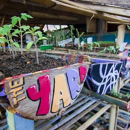 Farmer'S Yard Hostel-2